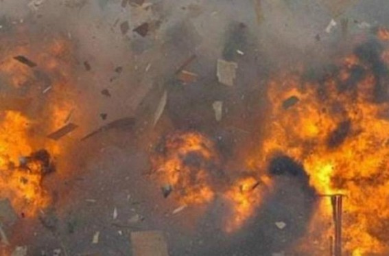 4 killed, 90 injured in Kabul blast 4 killed, 90 injured in Kabul blast