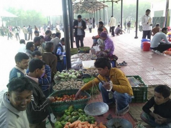 Srinagar Border haat locked by Bangladeshi businessmen Srinagar Border haat locked by Bangladeshi businessmen