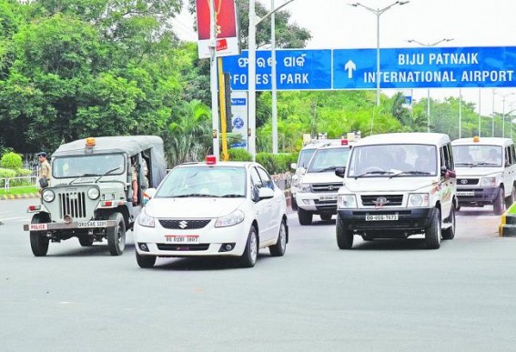 Vijayan travels in convoy of 28 vehicles: Congress Vijayan travels in convoy of 28 vehicles: Congress