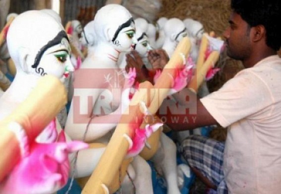 Artisans busy in idol making for upcoming Saraswati puja Artisans busy in idol making for upcoming Saraswati puja