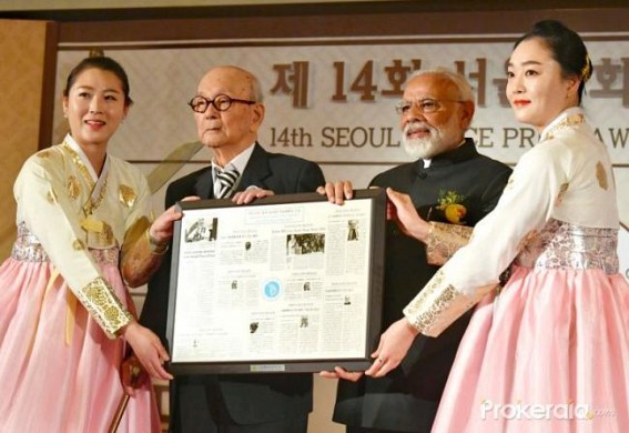Modi receives Seoul Peace Prize, makes veiled attack on Pakistan Modi receives Seoul Peace Prize, makes veiled attack on Pakistan
