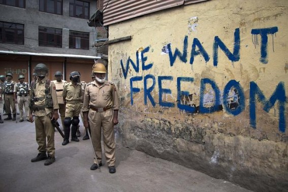 Panic grips Kashmir Valley following raids Panic grips Kashmir Valley following raids