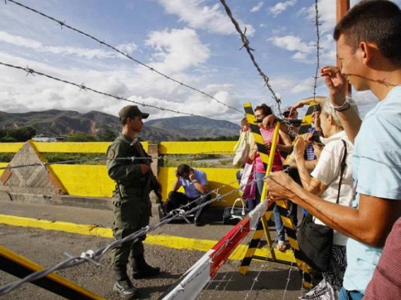 Venezuela completely closes border with Colombia