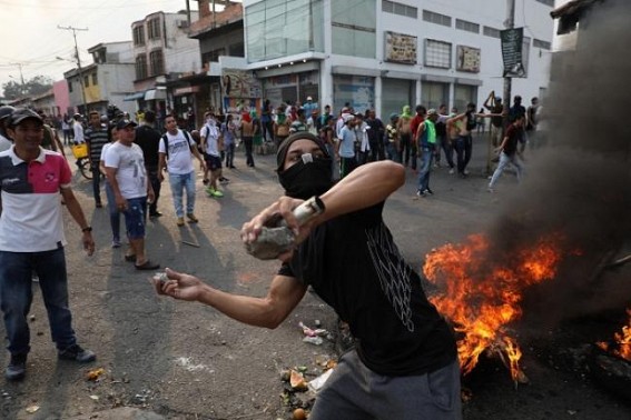 5 killed in Venezuela-Colombia border violence 5 killed in Venezuela-Colombia border violence
