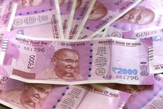 2.5 lakhs looted from Petrol pump 2.5 lakhs looted from Petrol pump