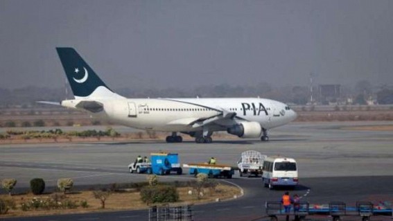 Pakistan closes major airports, airspace