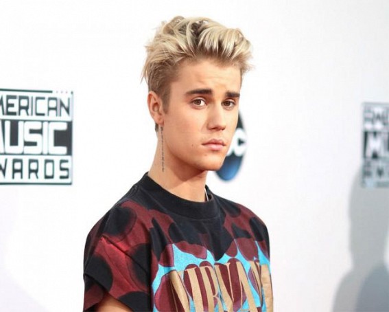 Justin Bieber feels disconnected, weird Justin Bieber feels disconnected, weird