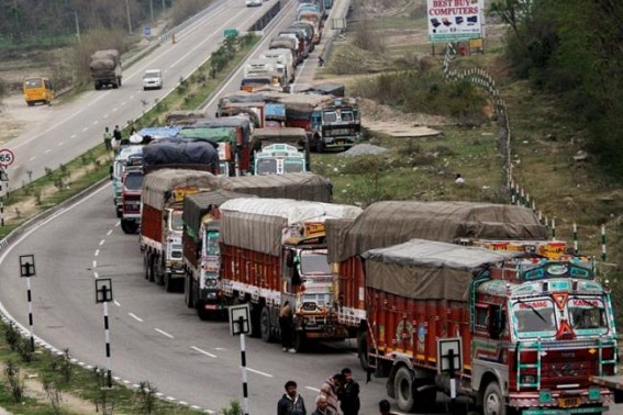 One-way traffic moves on Jammu-Srinagar highway