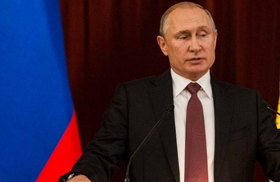 Putin signs laws on curbing fake, offensive news Putin signs laws on curbing fake, offensive news