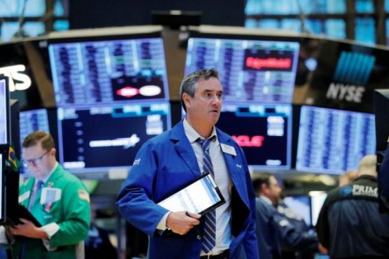 US stocks fall amid economic slowdown worrries
