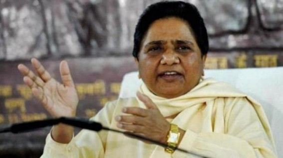 Country groaning under undeclared Emergency: Mayawati Country groaning under undeclared Emergency: Mayawati