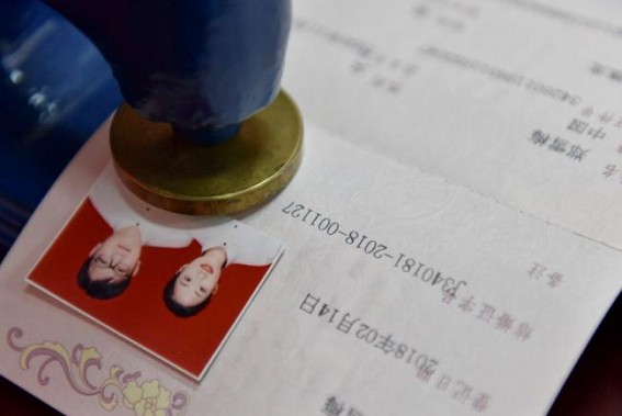 China's marriage rate drops for 5 consecutive years China's marriage rate drops for 5 consecutive years