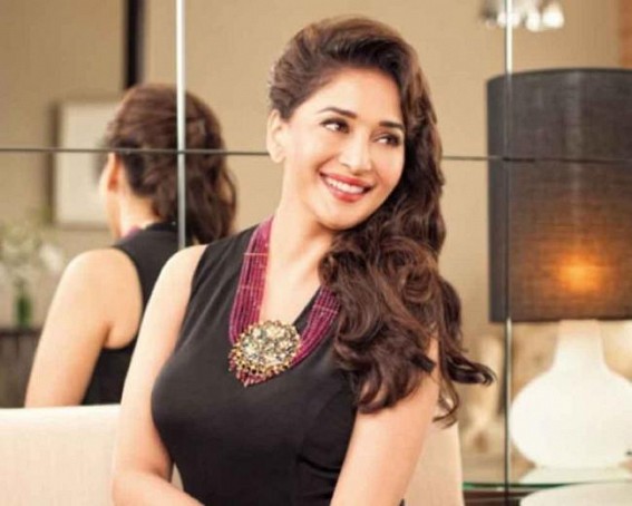 Saroj Khan makes women look graceful: Madhuri Dixit Saroj Khan makes women look graceful: Madhuri Dixit