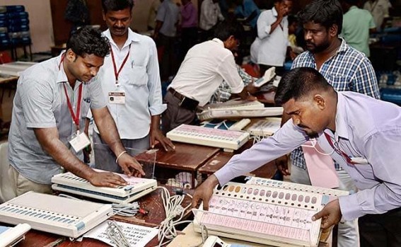 Naidu visits EC to complain EVM malfunctioning Naidu visits EC to complain EVM malfunctioning