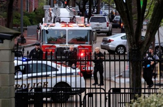 Man sets fire to jacket outside White House