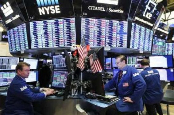 US stocks close higher on upbeat corporate earnings
