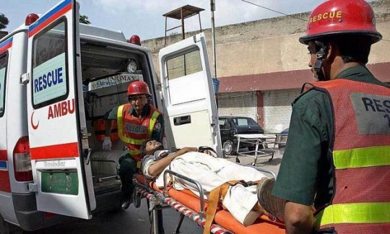 8 killed as passenger bus overturns in Pakistan