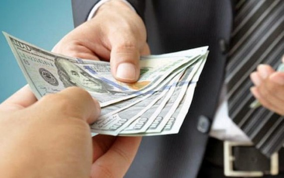 US dollar rises amid strong retail sales data US dollar rises amid strong retail sales data