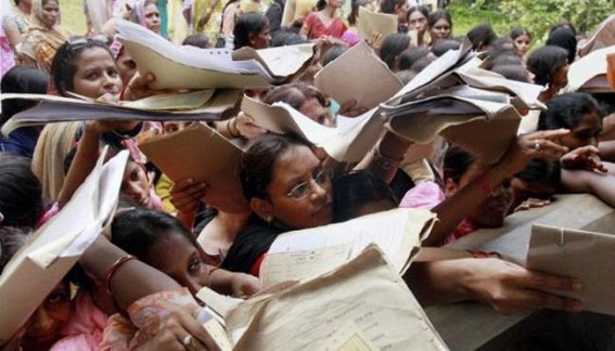 Jobs remain top concern for voters: CVOTER-IANS Jobs remain top concern for voters: CVOTER-IANS