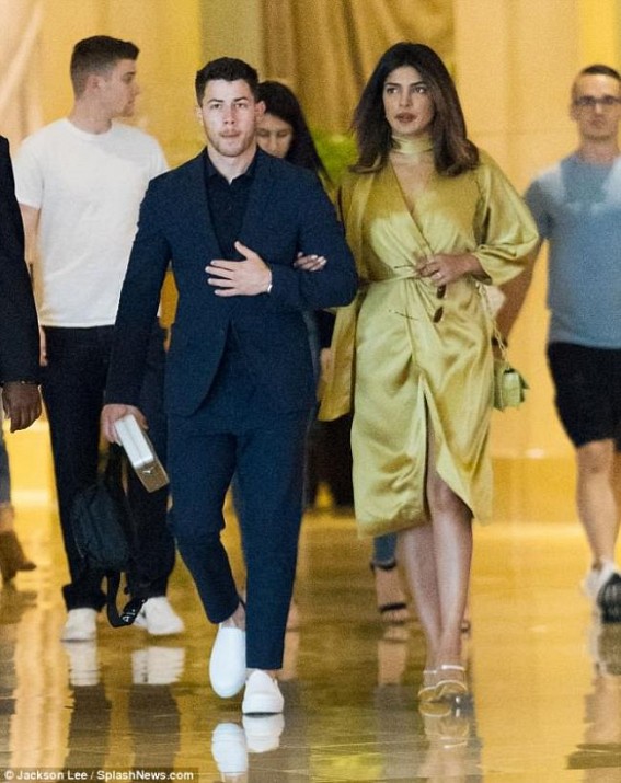 Priyanka, Nick Jonas' go mushy at MET Gala 