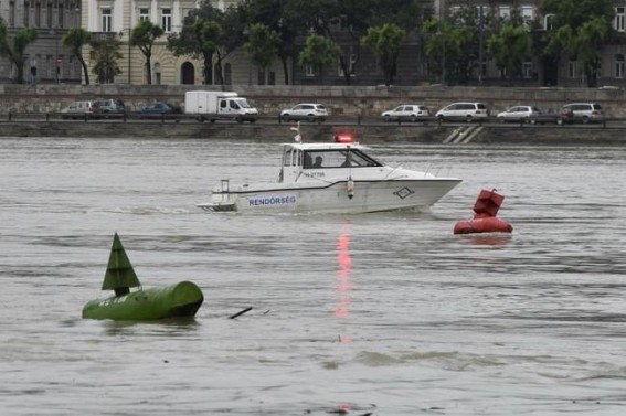 7 dead, 21 missing after SKorean tour boat sinks in Hungary 7 dead, 21 missing after SKorean tour boat sinks in Hungary