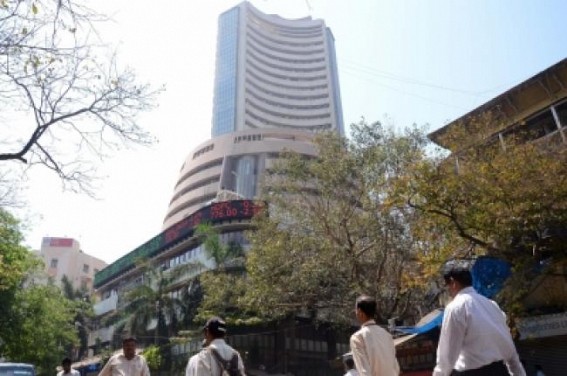 Equity indices turn red after opening in green
