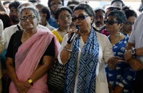Aparna Sen appeals to 'Ma' Mamata as doctors strike worsens Aparna Sen appeals to 'Ma' Mamata as doctors strike worsens