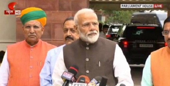 Modi, MP's take oath in 17th Lok Sabha Modi, MP's take oath in 17th Lok Sabha