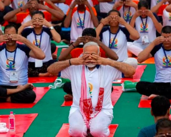 PM Modi performs yoga with 30,000 people in Ranchi