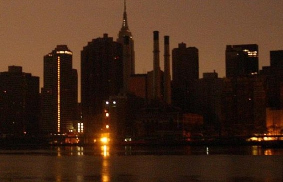 New York hit by massive power outage