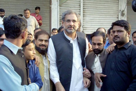 NAB arrests ex-Pakistan PM Shahid Khaqan Abbasi NAB arrests ex-Pakistan PM Shahid Khaqan Abbasi