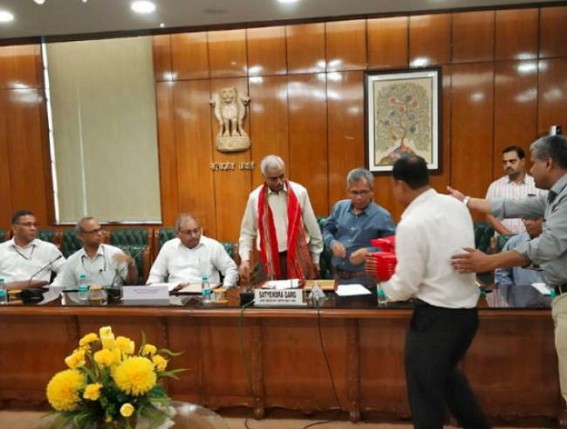 NLFT surrendered, MoS signed between Govt and banned NLFT, called on Home Minister Amit Shah at New Delhi NLFT surrendered, MoS signed between Govt and banned NLFT, called on Home Minister Amit Shah at New Delhi
