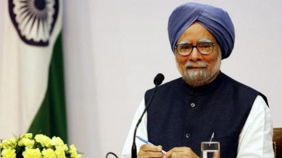 Manmohan hits out at govt, calls slowdown 'man-made crisis'