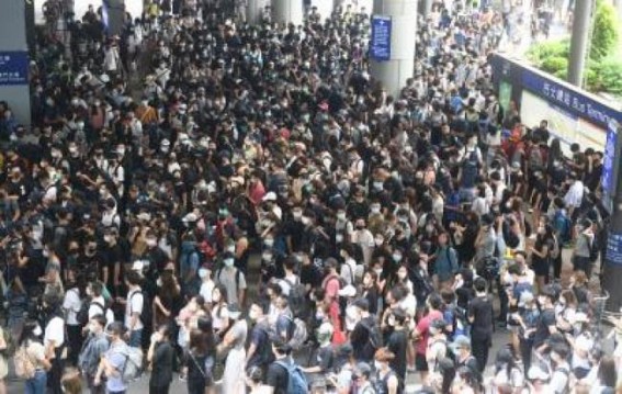 HK students strike on 1st day of school year HK students strike on 1st day of school year