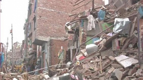 2 dead, 3 injured in Delhi building collapse