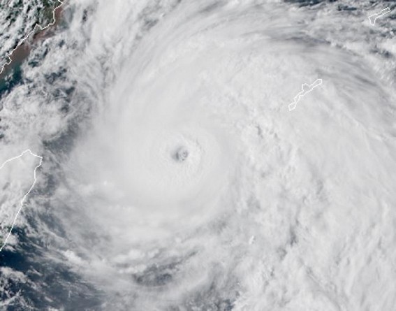 Typhoon Lingling approaches S. Korea Typhoon Lingling approaches S. Korea