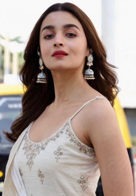 Is Alia Bhatt planning a homecoming party for Rishi Kapoor? Is Alia Bhatt planning a homecoming party for Rishi Kapoor?