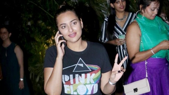 I love memes: Sonakshi's reply to #YoSonakshiSoDumb I love memes: Sonakshi's reply to #YoSonakshiSoDumb
