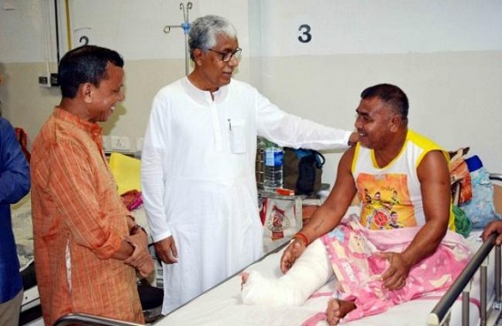Manik Sarkar met Gunfire injured CPI-M member Dilip Debbarma at GB hospital