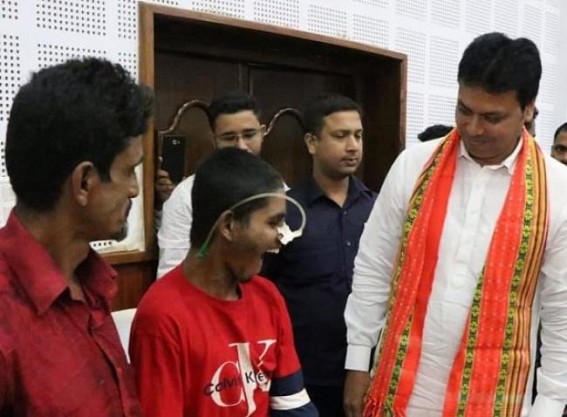 Tripura celebrates ‘Ayushman Bharat Day’, benefited people met CM Tripura celebrates ‘Ayushman Bharat Day’, benefited people met CM