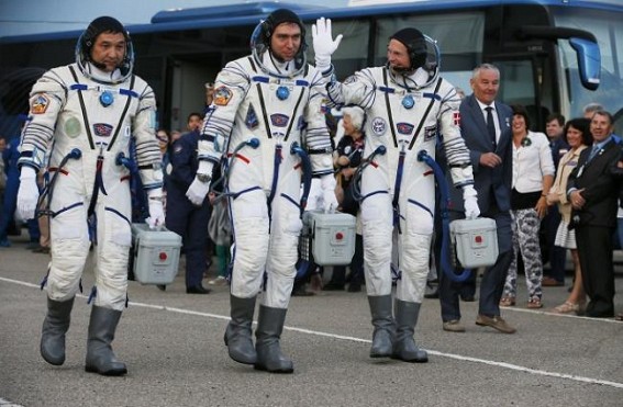 3 astronauts return to Earth from ISS 3 astronauts return to Earth from ISS
