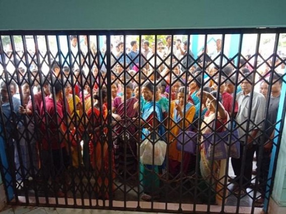 Durga Puja Celebrations Vs. Horrible reality for poor : Villagers blocked block-office demanding MGNREGA pending wages Durga Puja Celebrations Vs. Horrible reality for poor : Villagers blocked block-office demanding MGNREGA pending wages