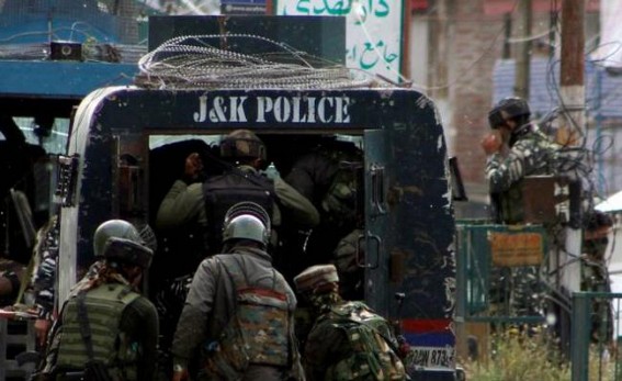 J&K: 10 injured in Anantnag grenade explosion J&K: 10 injured in Anantnag grenade explosion