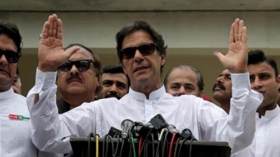 Imran warns PoK residents against crossing LoC Imran warns PoK residents against crossing LoC