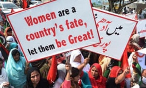 Women not allowed to participate in 'Azadi March' Women not allowed to participate in 'Azadi March'