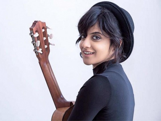 Jasleen Royal recalls restaurant guitarist stint at 16 in throwback vid Jasleen Royal recalls restaurant guitarist stint at 16 in throwback vid