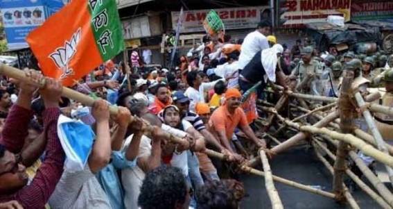 Police use batons, tear gas on BJP protestors in Kolkata Police use batons, tear gas on BJP protestors in Kolkata