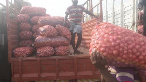 Onion prices score a century in Bengal