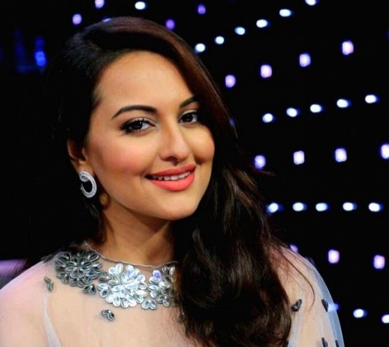 Sonakshi: Would feel odd romancing a 22-yr-old if I was 50 Sonakshi: Would feel odd romancing a 22-yr-old if I was 50