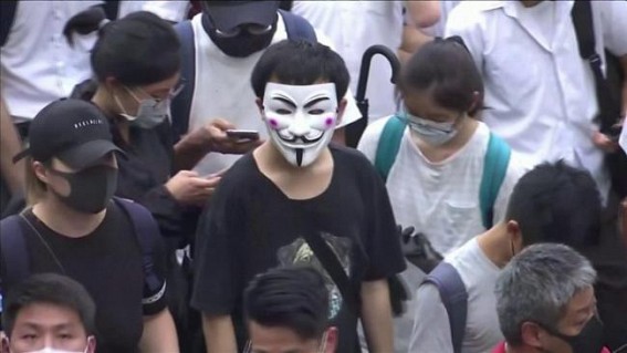 Hong Kong court lifts ban on face masks